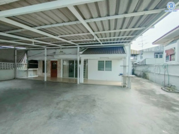 *****บ้านเดี่ยวมือสองย่านกรุงเทพฯ ม.โชคชัย4 ซอย41 เนื้อที่กว้างขวางมากถึง 62 ตร.ว. พร้อมฟังก์ชัน 5 ห้องนอน 3 ห้องน้ำ ที่จอดรถ 3 คัน บ้านสวย มีพื้นที่รอบบ้านกว้างขวาง สภาพใหม่ บนทำเลใจกลางเมือง เดินทางสะดวก  เชื่อมต่อถนนลาดพร้าว ประดิษฐ์มนูธรรม